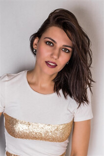Dating ukrainian women tatiana from gorlovka with Black hair age 34