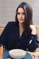 Pretty girl valeria from madrid with Dark Brown hair age 19 photo-16