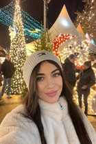 Dating a german woman inna from berlin with Black hair 51 years old photo-44