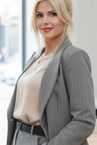 Marrying a moldovan woman vanina from kishinev with Blonde hair age 54 photo-9