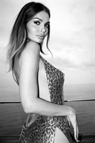 Bride from bali lena with Blonde hair age 36 photo-19