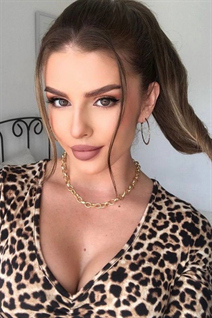 Girl from san jose fabiola with Light Brown hair age 38