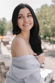 Meet ukraine women katerina from odessa with Black hair age 26