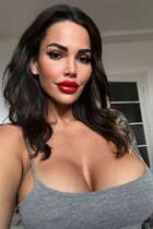 Mujer perfecta hanna de ljubljana con pelo Marrón oscuro y edad 34 photo-5