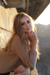 Femme ukrainienne viktoriia de khmelnitsky avec Blond cheveux, âge 21