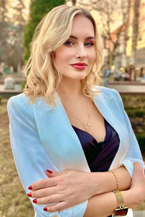 Single ukrainian girl marina from ivano-frankovsk with Blonde hair age 39