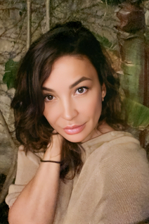 Impresionante novia ucraniana irina de kyiv con pelo Marrón claro y edad 48