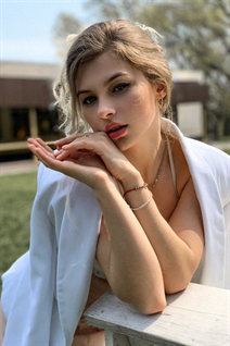 Ukrainian single woman karina from krivoy rog with Blonde hair age 24