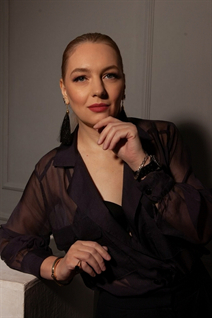 Ukrainian lady anna from odesa with Light Brown hair age 53
