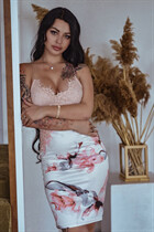 Dating ukrainian girl viktoria from nikolaev with Black hair age 31 photo-1