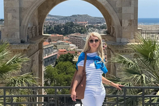 london bride tatiana with Blonde hair age 49 photo-21