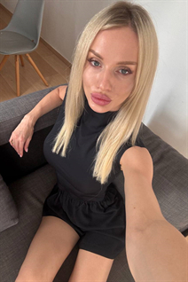 Perfect woman julianna from kiev with Blonde hair age 33