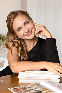 Bride from warsaw natalia with Blonde hair age 40