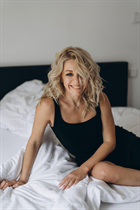 Mariée allemande elena de frankfurt avec Blond cheveux 43 ans photo-11