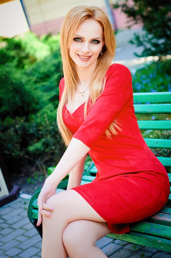 Wonderful Elena (41 y.o.) from Odessa with Red hair - ID 497439 | LadaDate