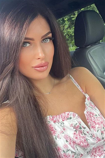Beautiful ukrainian woman victoria from khmelnitsky with Dark Brown hair age 23