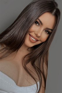 Pretty girl viktoriia from bielsko-biala with Dark Brown hair age 29