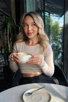 Fille de almaty veronika aux cheveux Blond, age 33 photo-1