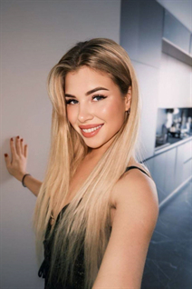 Modèle fille ukrainienne mariia de lviv avec Blond cheveux, âge 20