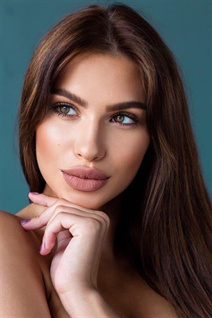 Hot Ukrainian lady ekaterina from lugansk with Light Brown hair age 20