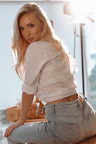 Linda chica ucraniana elena de kyiv con pelo Rubio y edad 33 photo-1