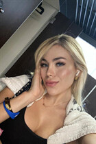 Venezuelan girl carlina from tariba with Blonde hair 28 years old photo-10