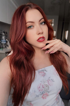 Femme parfaite olesya de paris avec Chatain clairs cheveux, âge 19 photo-44