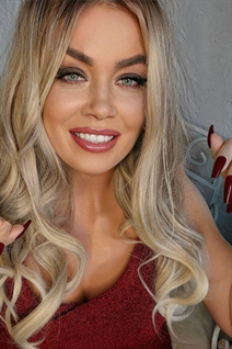 Jolie fille tatjana de bratislava avec Blond cheveux, âge 39