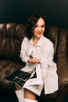 Encantadora chica ucraniana tatiana de uman con pelo Marrón claro y edad 55 photo-1