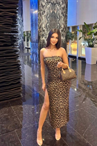 Pretty girl daria from miami with Dark Brown hair age 24 photo-2