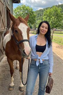 Girl from barcelona victoria with Black hair age 47