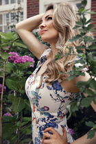 Girl from hague yuliia with Blonde hair age 36 photo-4