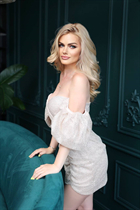 Hermosa esposa de Ucrania margarita de kiev con pelo Rubio y edad 35 photo-3