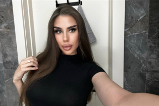 Beautiful ukrainian woman olexandra from odesa with Dark Brown hair age 20 photo-20