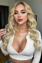Beautiful wife from Ukraine roksolana from lviv with Blonde hair age 36 photo-4