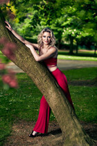 hull bride daina with Blonde hair age 42 photo-27