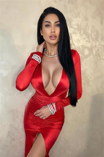 Pretty Ukrainian girl maryna from kyiv with Black hair age 35