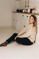 Fille en Ukraine alina de chernivtsi avec Chatain clairs cheveux, âge 34 photo-6