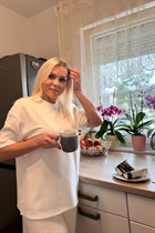 German girl yulia from nürnberg with Blonde hair 48 years old photo-3