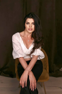 Beautiful ukrainian girl bogdana from kiev with Dark Brown hair age 30