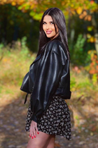 Dating a ukrainian girl alina from kharkov with Dark Brown hair age 28 photo-1