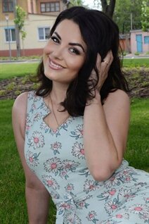 Fille ukrainienne pour le mariage olesya de mariupol avec Marron foncé âge de cheveux 33