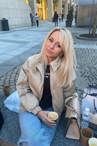 Femme parfaite elena de vienna avec Blond cheveux, âge 51 photo-13