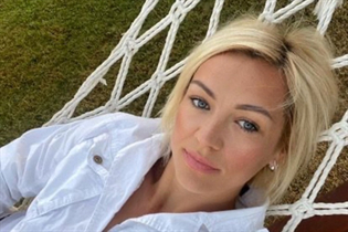 Mariée de vienna tatiana avec Blond cheveux, âge 48 photo-16