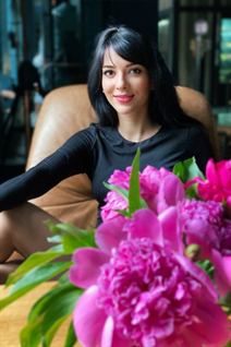 Dama ucraniana soltera hanna de kremenchug con pelo Negro y edad 40