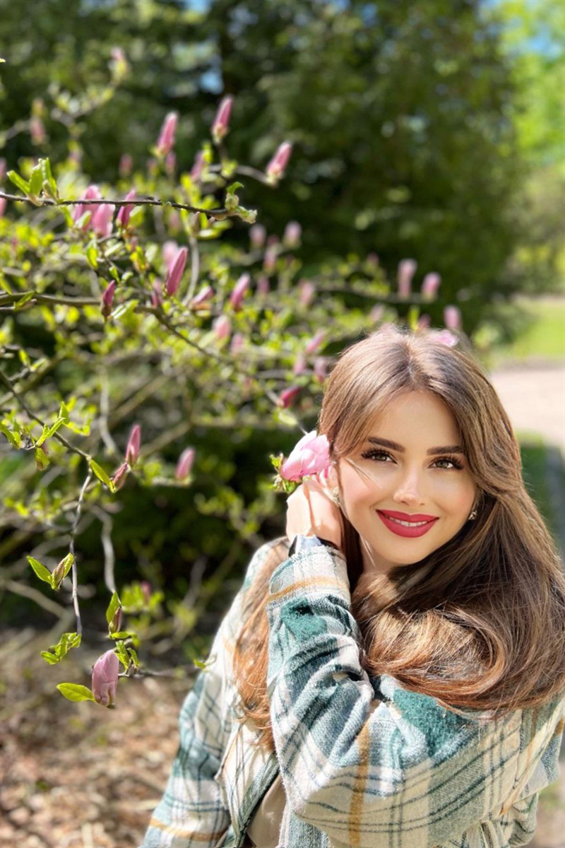 Cute Valeria 27 Y O From Chernigov With Dark Brown Hair Id 692074