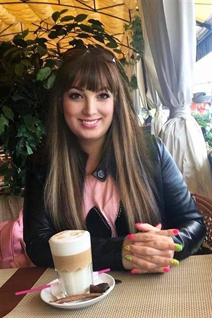 Mariée ukrainienne nonna de kharkiv avec Chatain clairs cheveux, âge 43