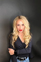Mujer perfecta irina de zurich con pelo Rubio y edad 30 photo-3