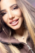 Dating ukrainian woman naina from kiev with Dark Brown hair age 33 photo-12