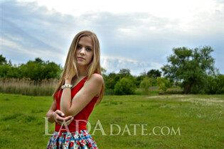 Gorgeous Ukrainian woman victoriya from odessa with Blonde hair age 28 photo-10